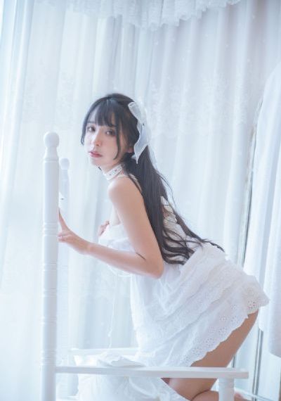 迷人的保姆完整版_超清手机免费观看完整
