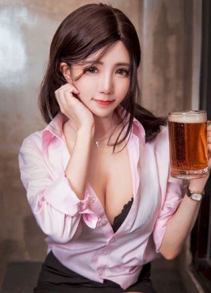 年轻岳母在线观看_十万网红美女美酱