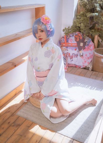 美女18免费_BD在线观看